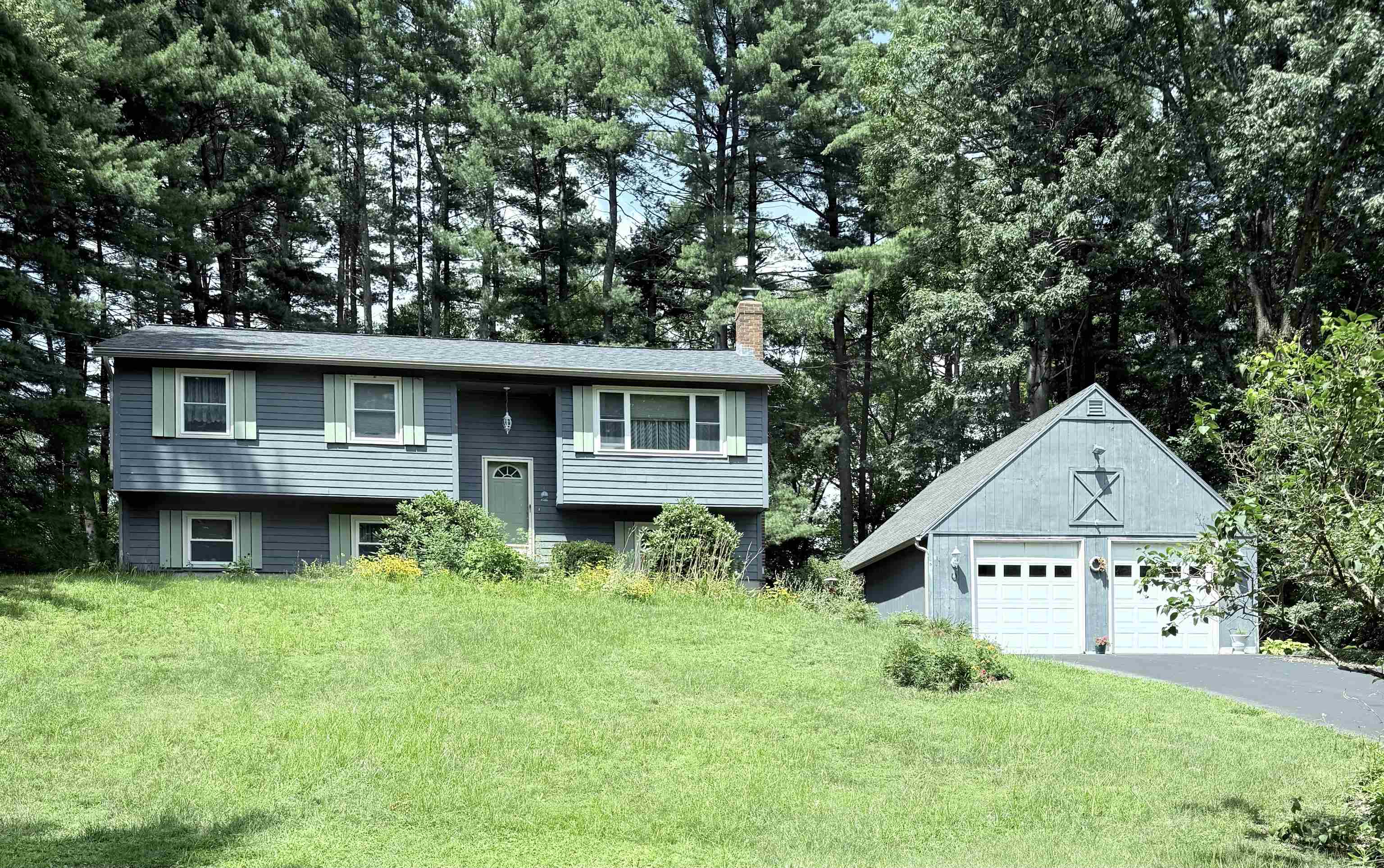 6 Brookfield Road Hudson, NH 03051 - Photo 1 of 1 Gallery Image 1
