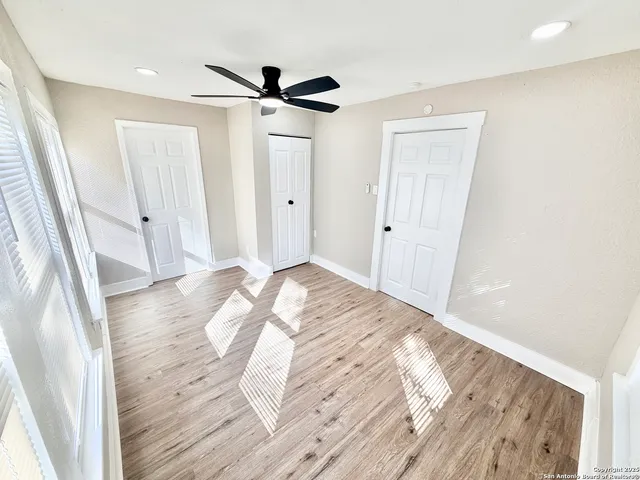 $1,595 | 1327 Bailey Avenue, San Antonio, TX 78210