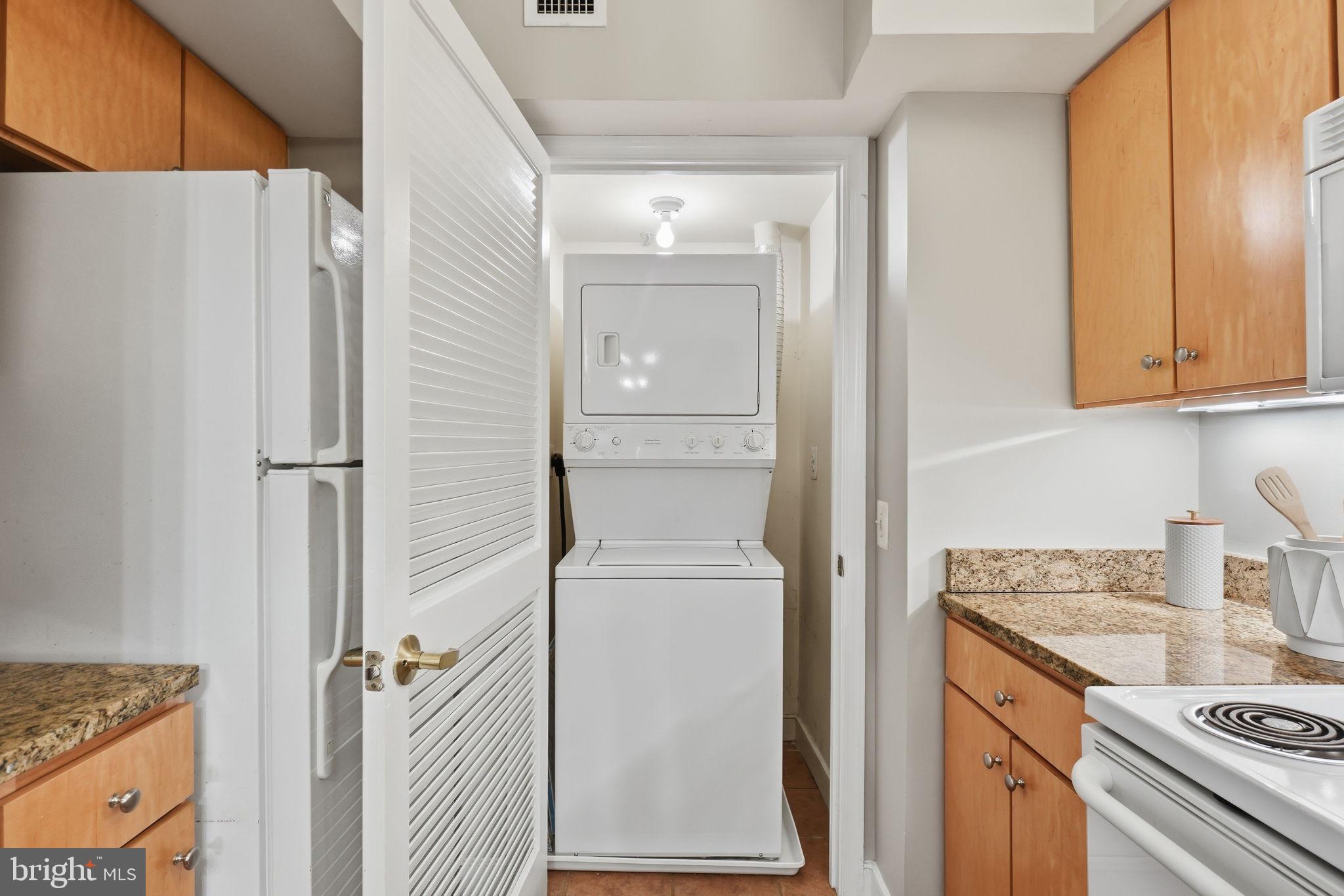631 D Street Northwest, Unit 435 Washington, DC 20004 - Photo 8 of 26 In-Unit Washer & Dryer