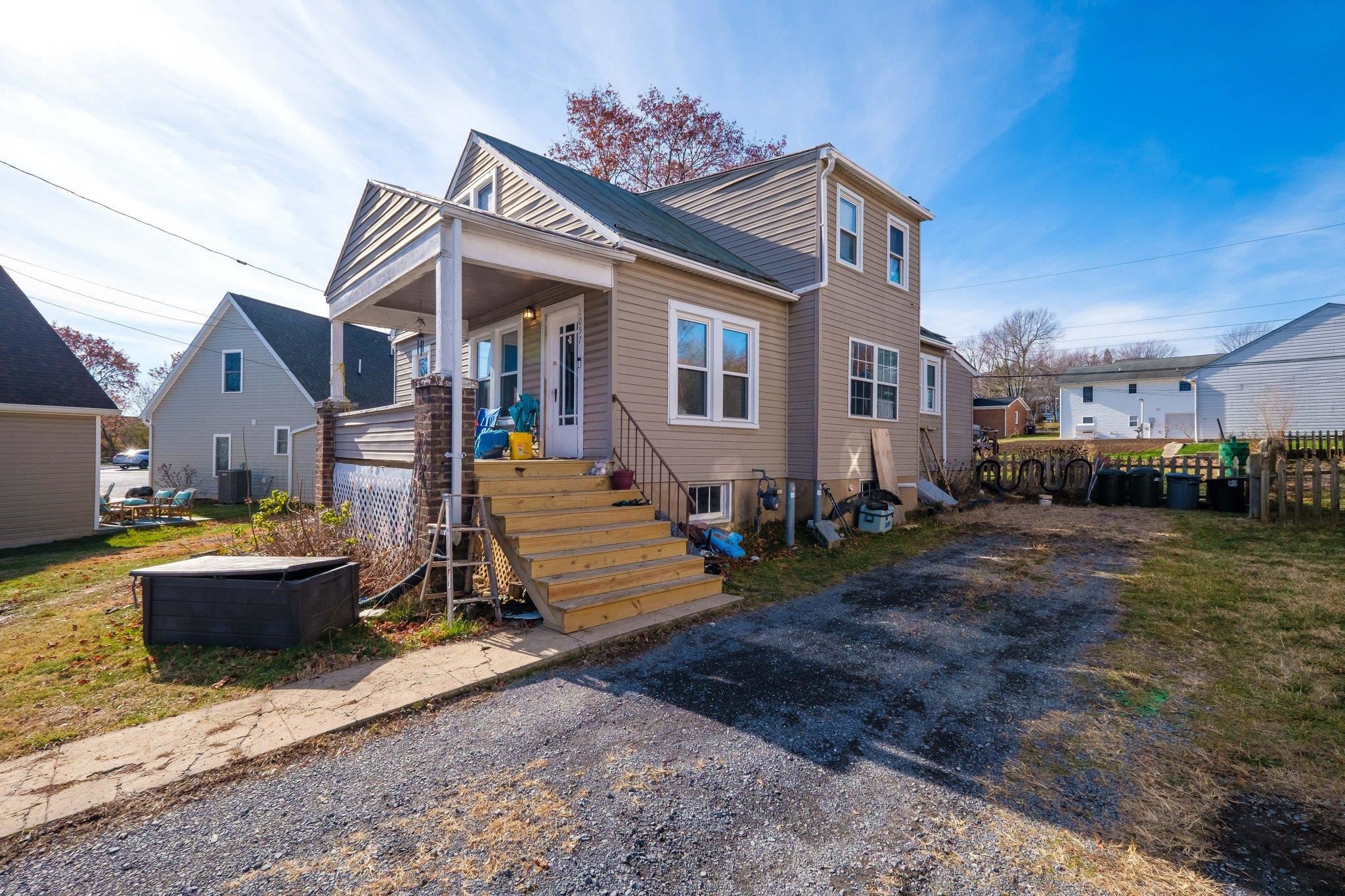 1057 Park Road Harrisonburg, VA 22802 - Photo 4 of 24 a front view of a house with cars parked