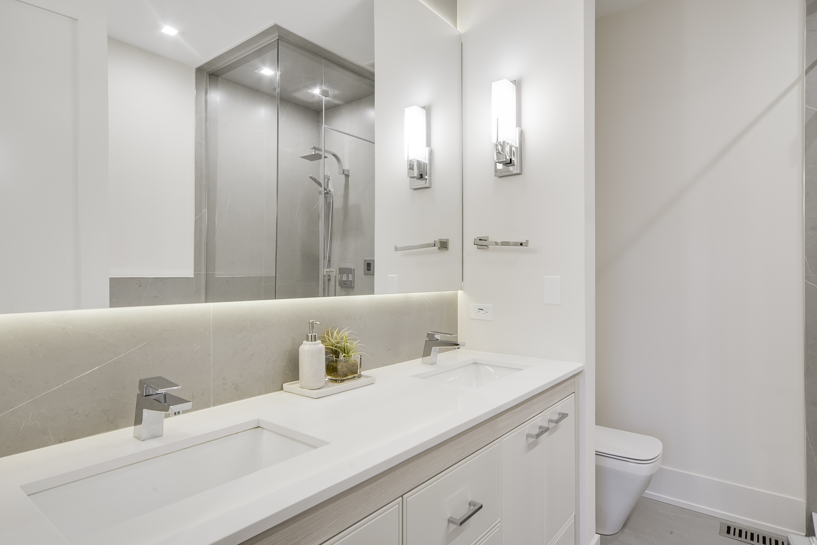 1346 West Walton Street, Unit 2W Chicago, IL 60642 - Photo 12 of 19