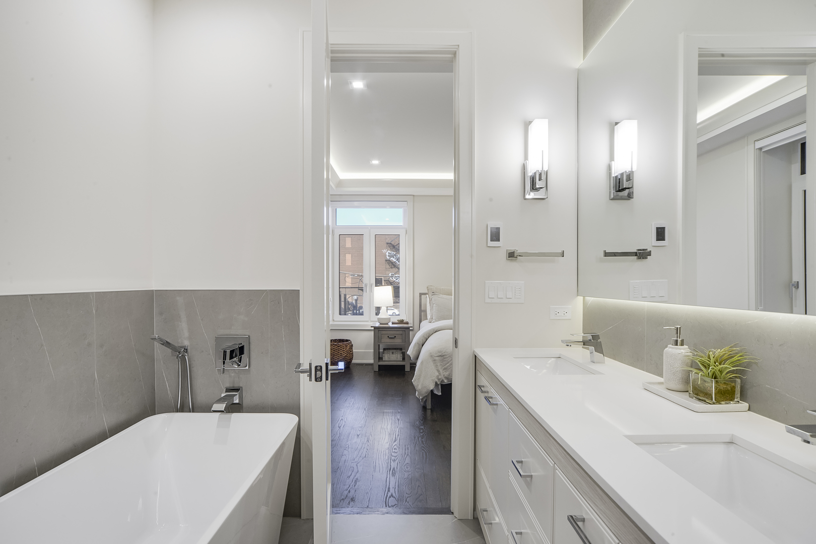 1346 West Walton Street, Unit 2W Chicago, IL 60642 - Photo 13 of 19