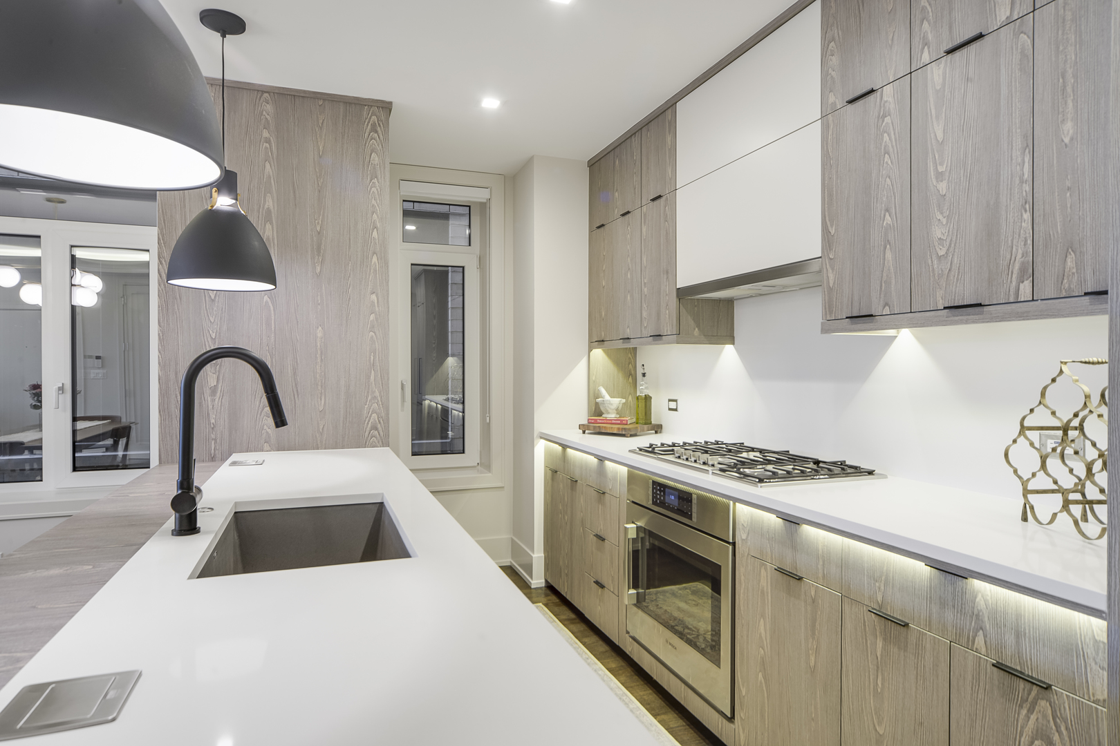 1346 West Walton Street, Unit 2W Chicago, IL 60642 - Photo 9 of 19