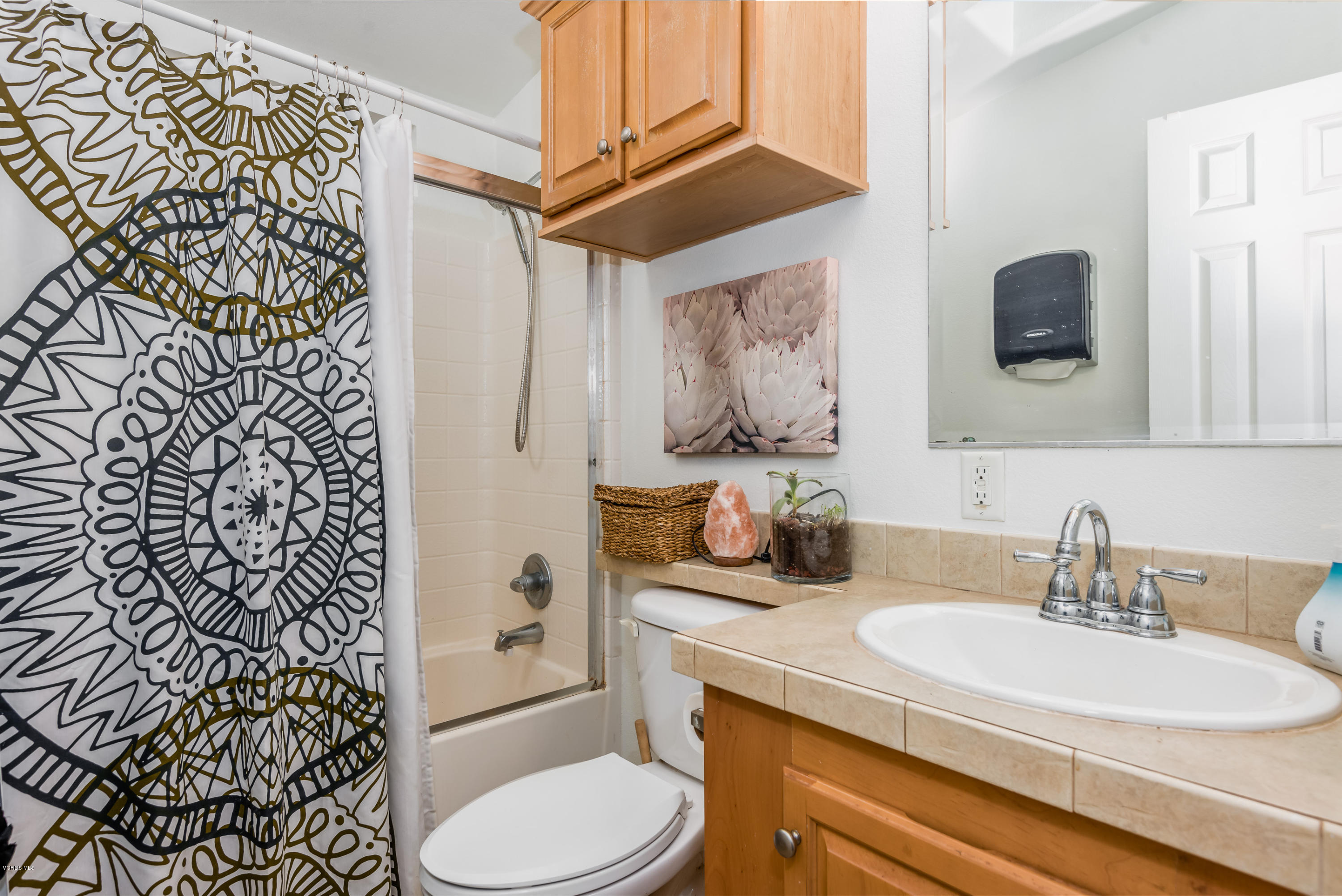 2400 East Pleasant Valley Road, Unit 92 Oxnard, CA 93033 - Photo 14 of 24 014_14-Bathroom 2