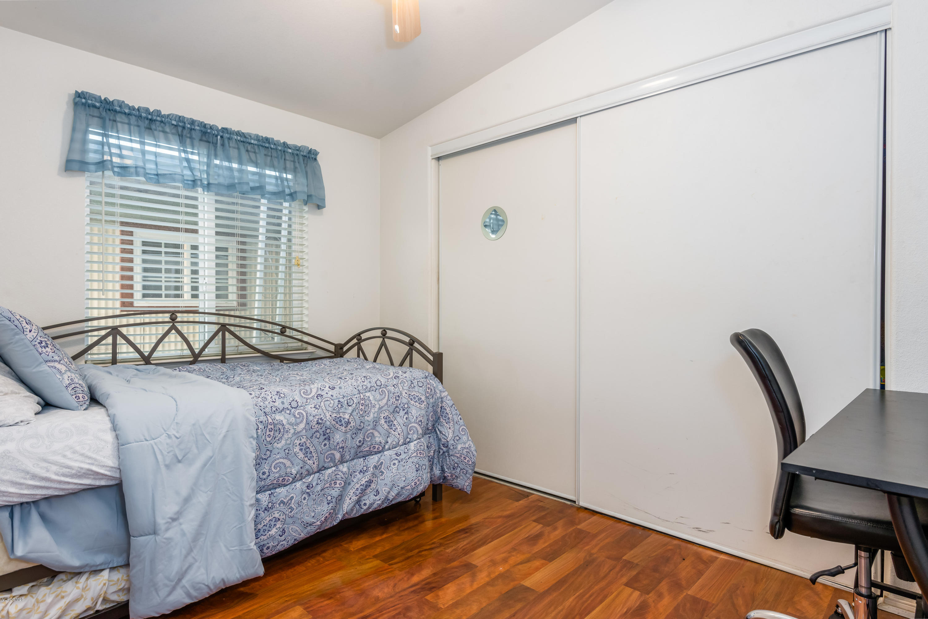 2400 East Pleasant Valley Road, Unit 92 Oxnard, CA 93033 - Photo 15 of 24 015_15-Bedroom 3