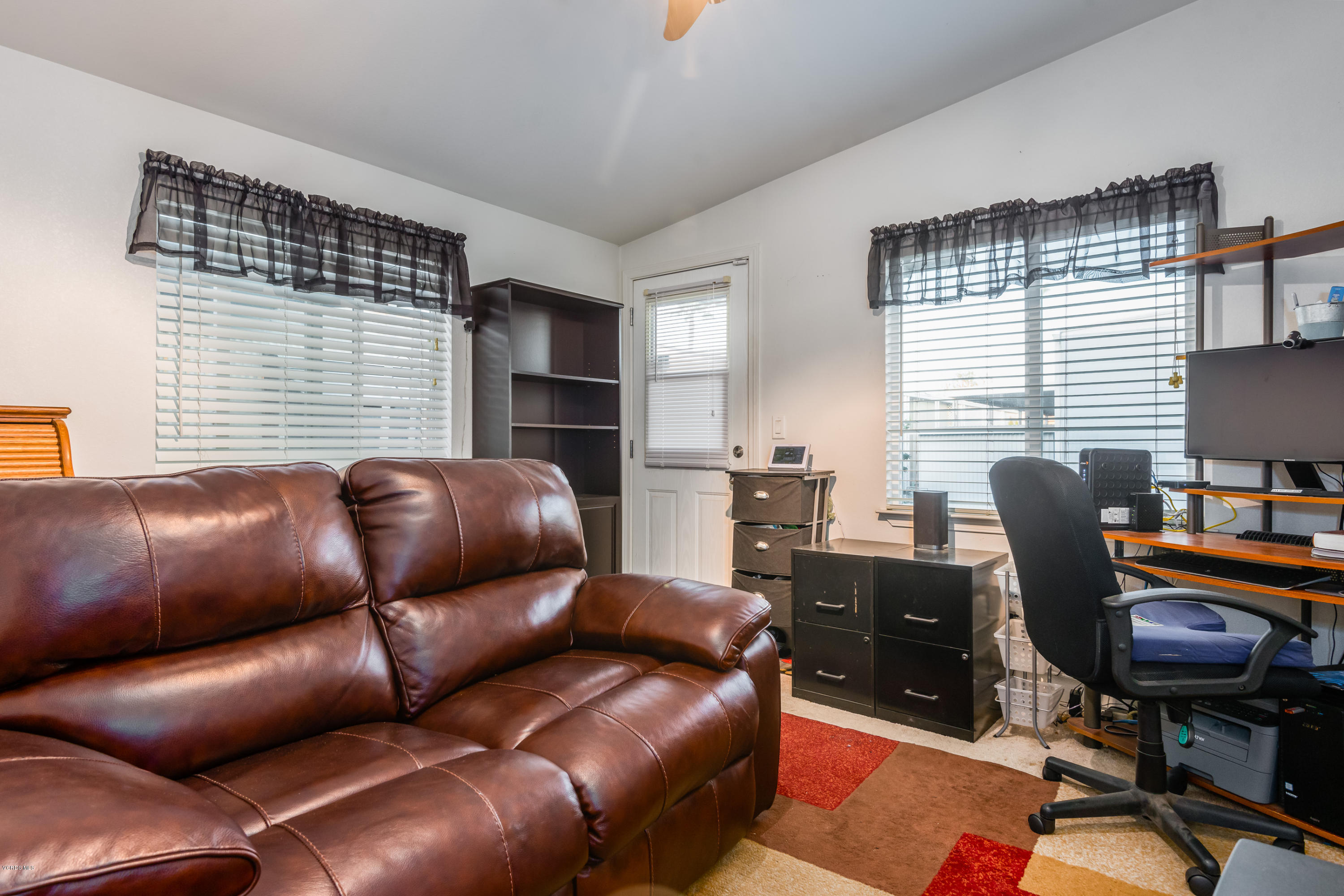 2400 East Pleasant Valley Road, Unit 92 Oxnard, CA 93033 - Photo 16 of 24 016_16-Office (1)