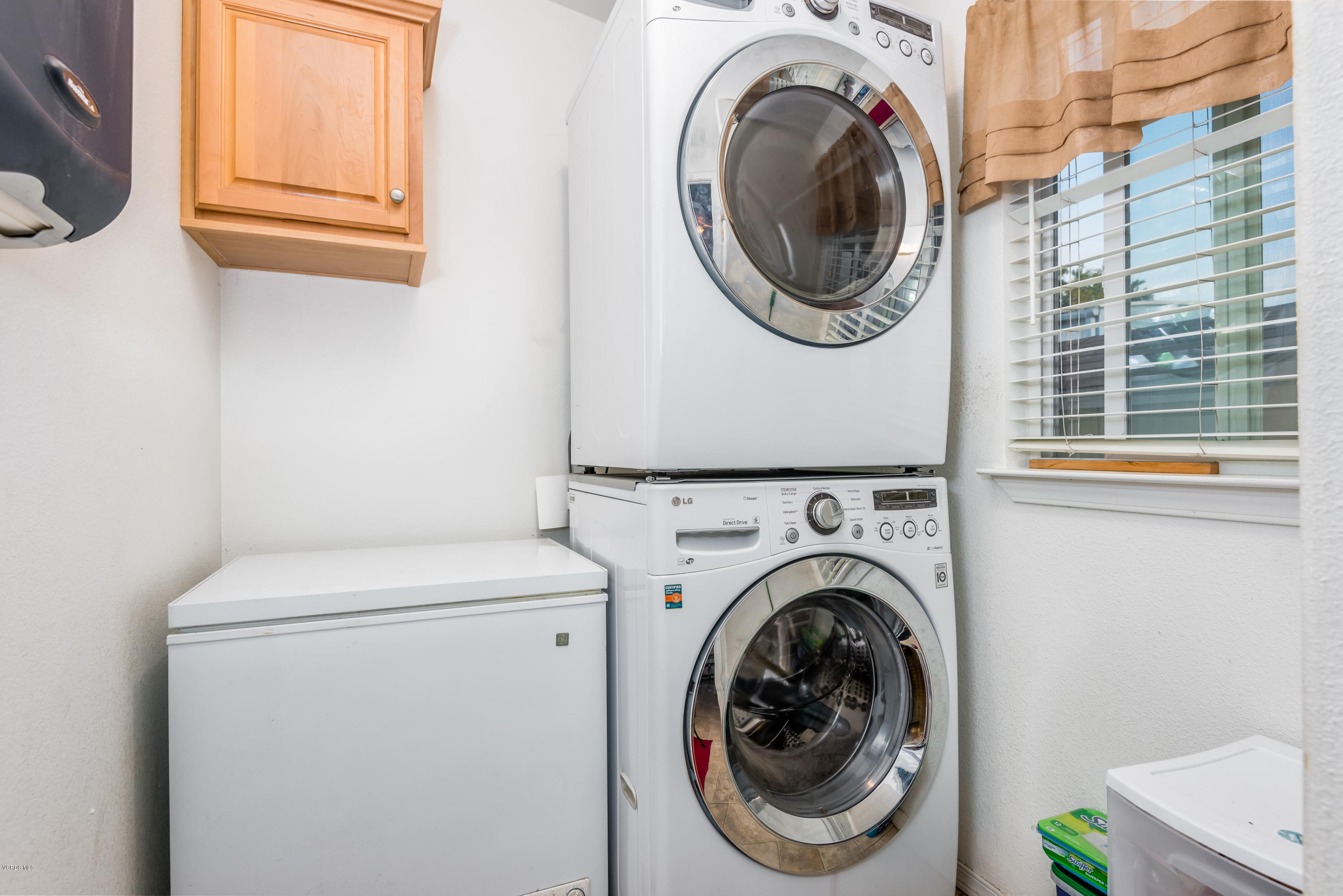 2400 East Pleasant Valley Road, Unit 92 Oxnard, CA 93033 - Photo 17 of 24 017_17-Laundry (1)