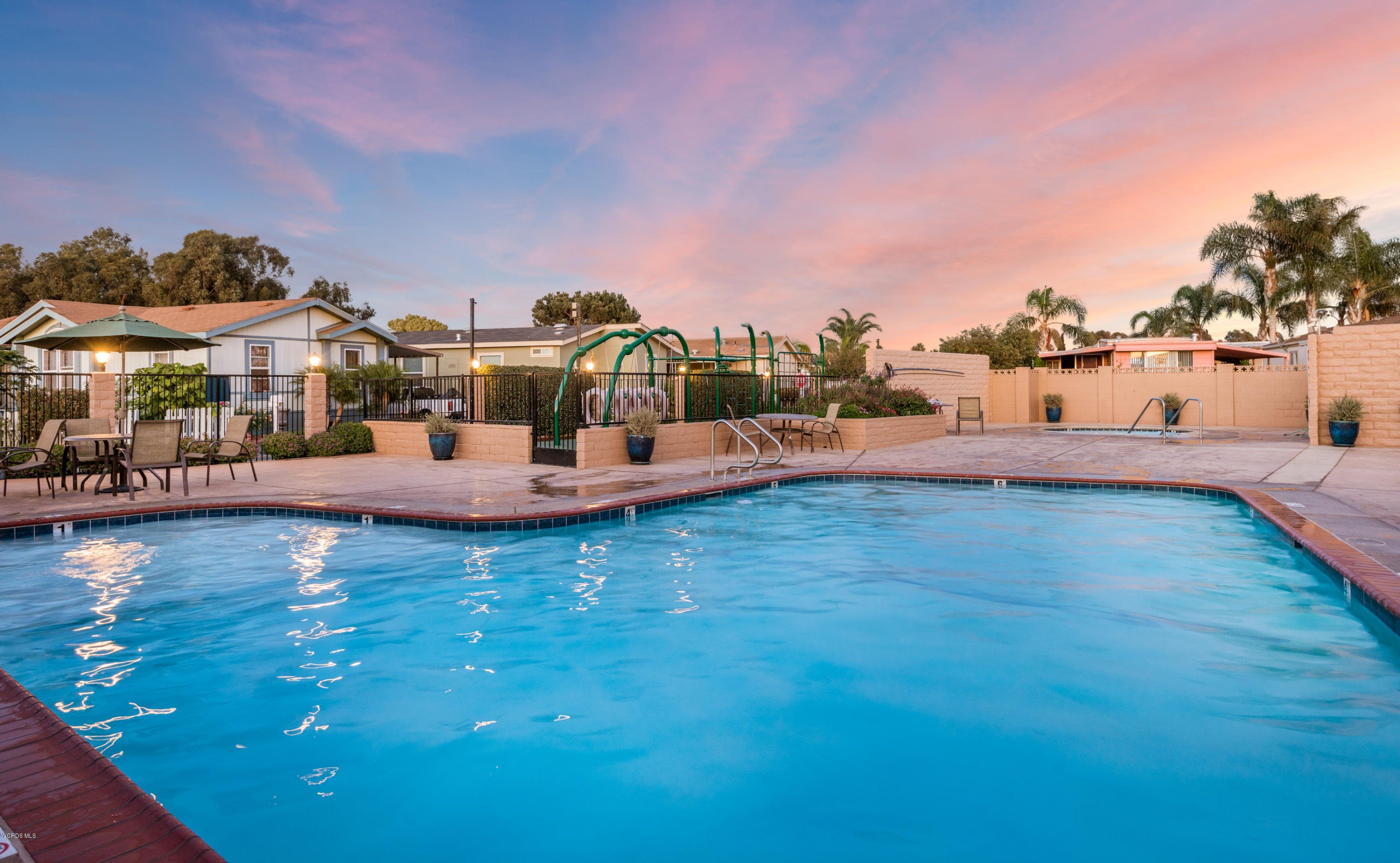 2400 East Pleasant Valley Road, Unit 92 Oxnard, CA 93033 - Photo 23 of 24 023_23-Community Pool (1)