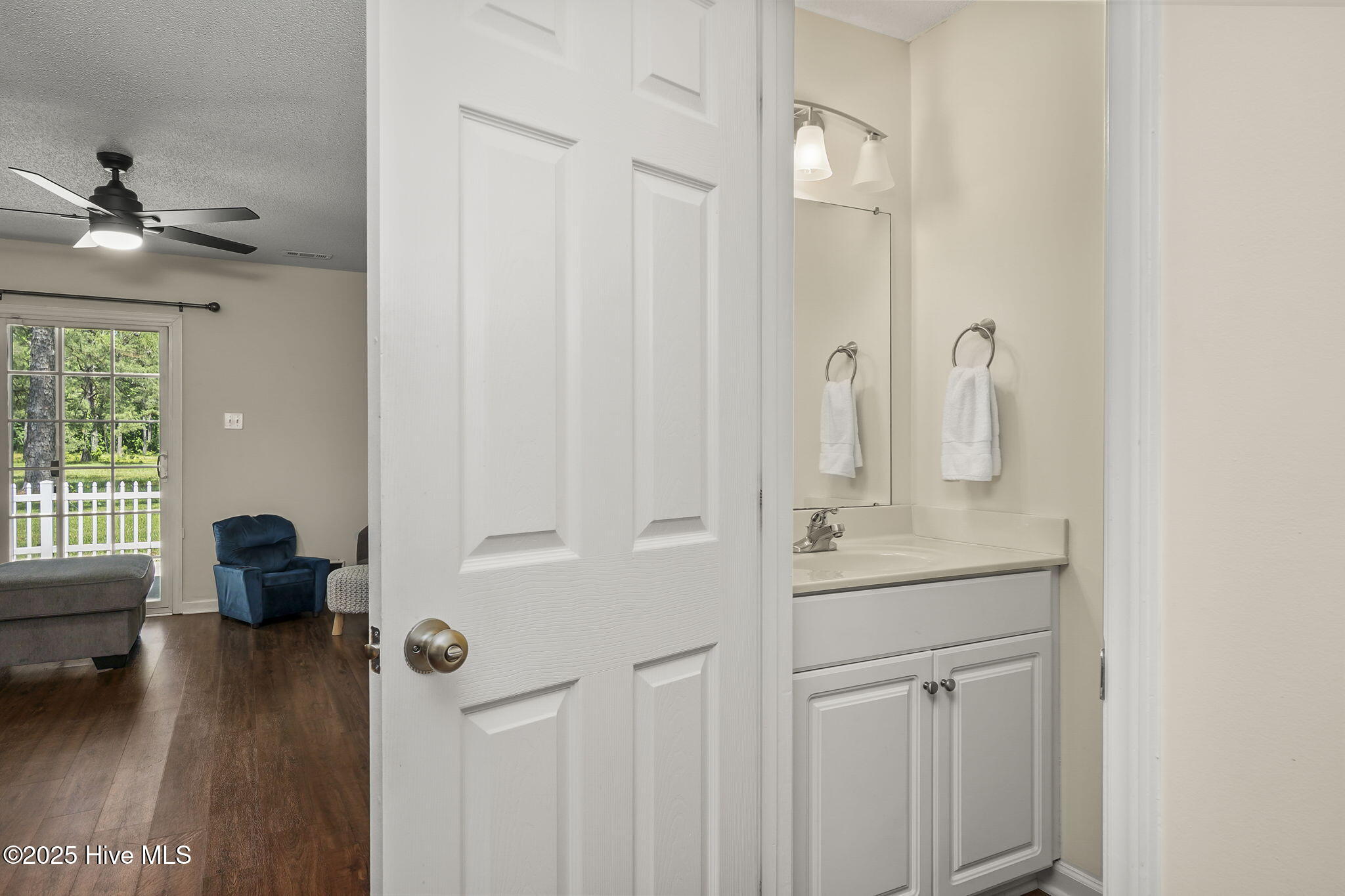 601 Peletier Loop Road Peletier, NC 28584 - Photo 14 of 33 Half bathroom