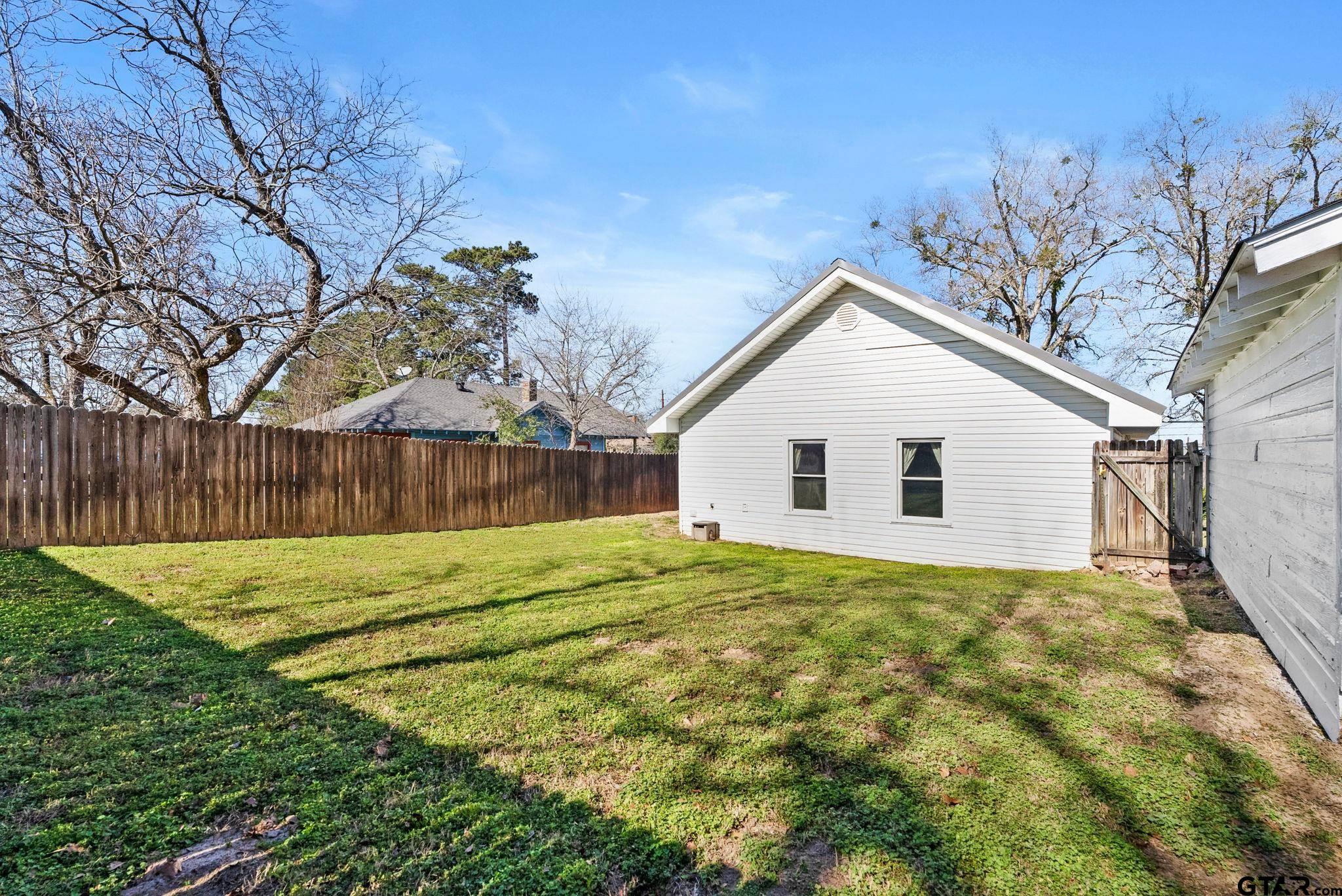 605 Dallas Street Winona, TX 75792 - Photo 12 of 25