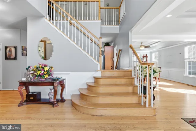 a view of entryway and hall