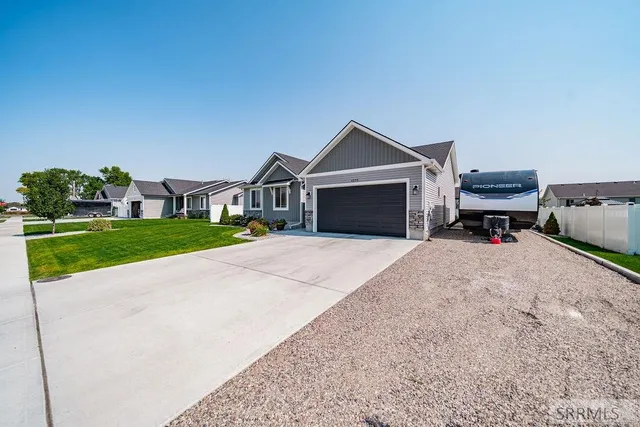 $470,000 | 4008 North Livingston Avenue, Idaho Falls, ID 83401
