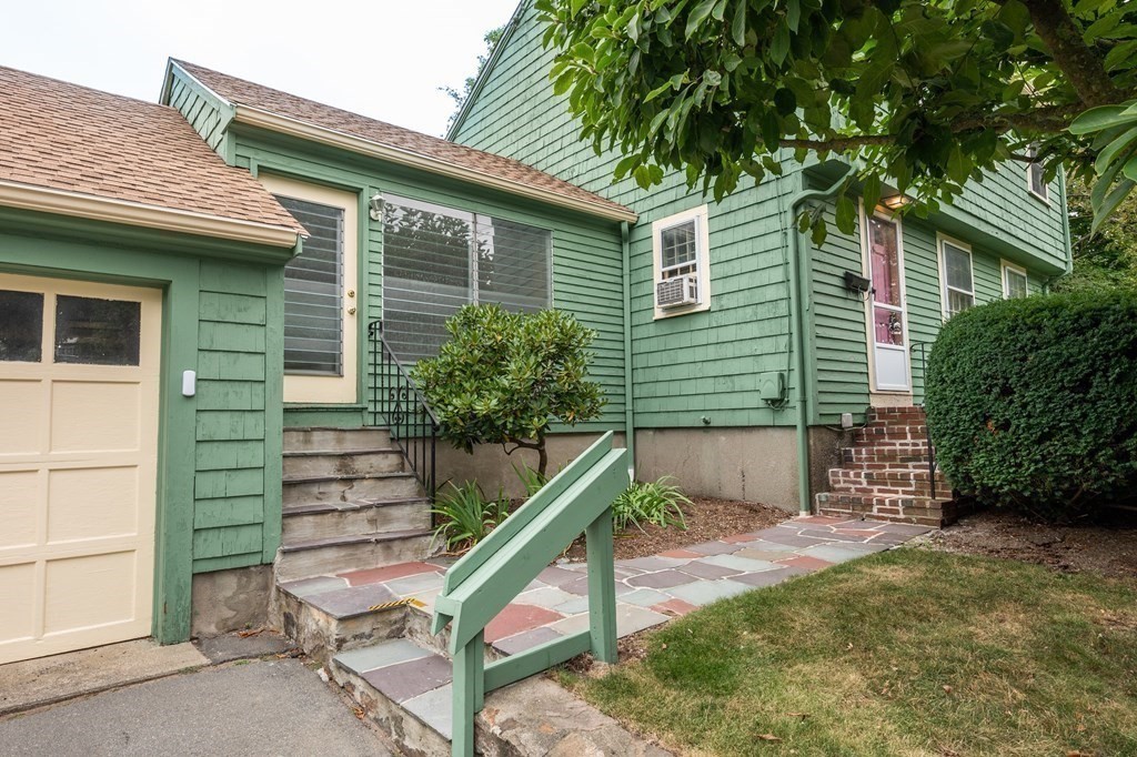 8 Surrey Road Salem, MA 01970 - Photo 3 of 31