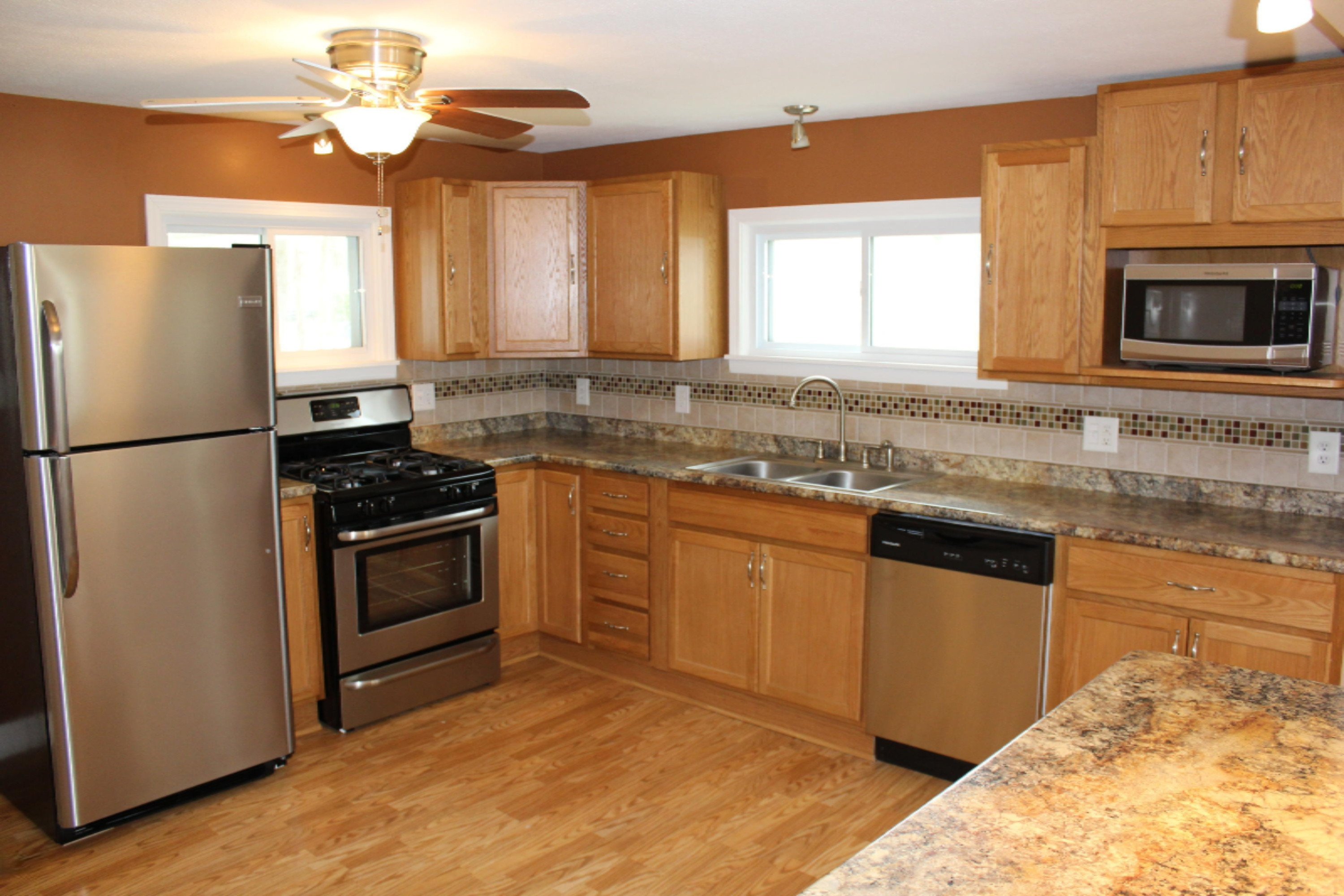 272 South Brooks Road Muskegon, MI 49442 - Photo 2 of 16 IMG_4416