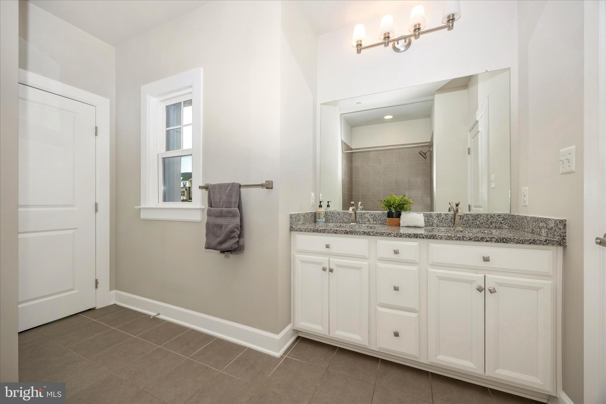 6035 Fallfish Court New Market, MD 21774 - Photo 38 of 90 Jack & Jill Bath