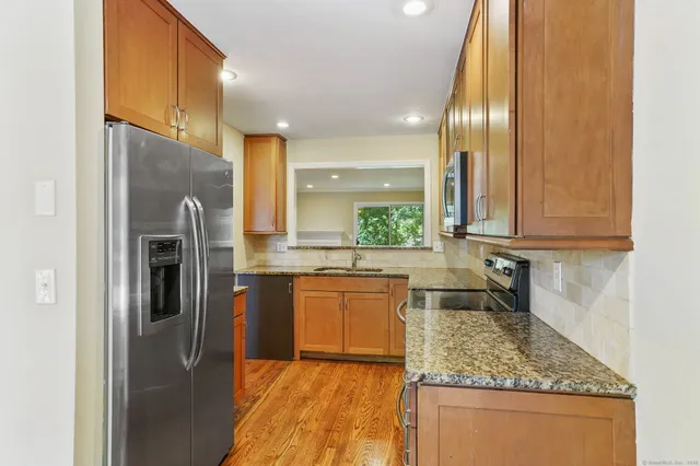 $2,700 | 20 East Pembroke Road, Unit 28, Danbury, CT 06811