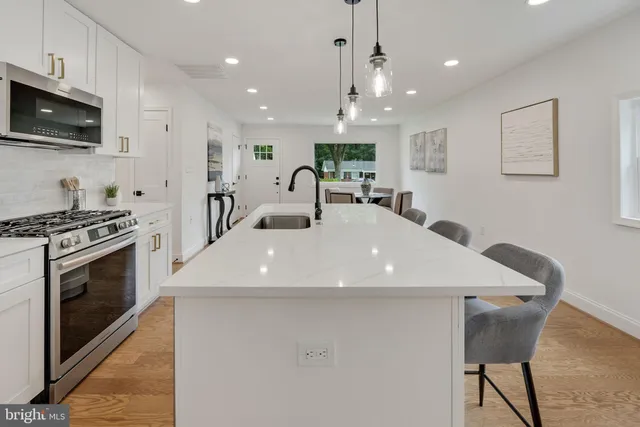 $2,700 | 14332 Belleville Avenue, Woodbridge, VA 22193