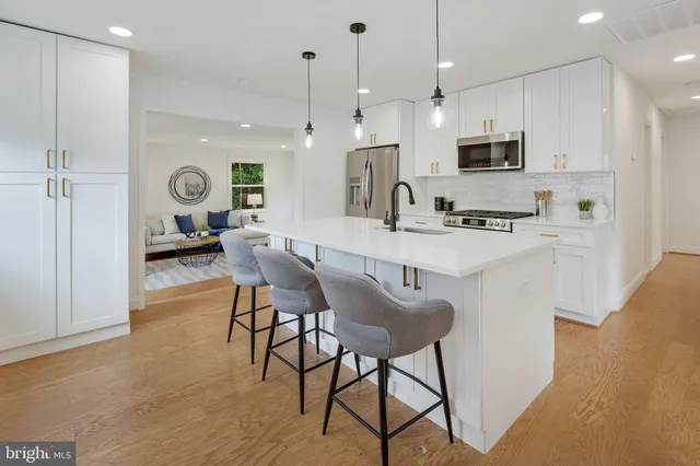 $2,700 | 14332 Belleville Avenue, Woodbridge, VA 22193