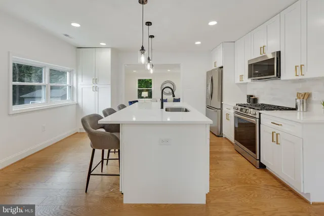 $2,700 | 14332 Belleville Avenue, Woodbridge, VA 22193