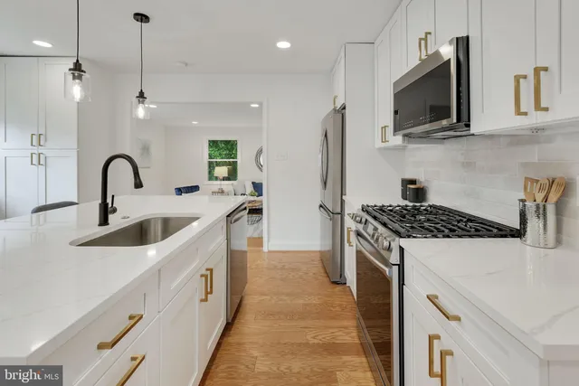 $2,700 | 14332 Belleville Avenue, Woodbridge, VA 22193