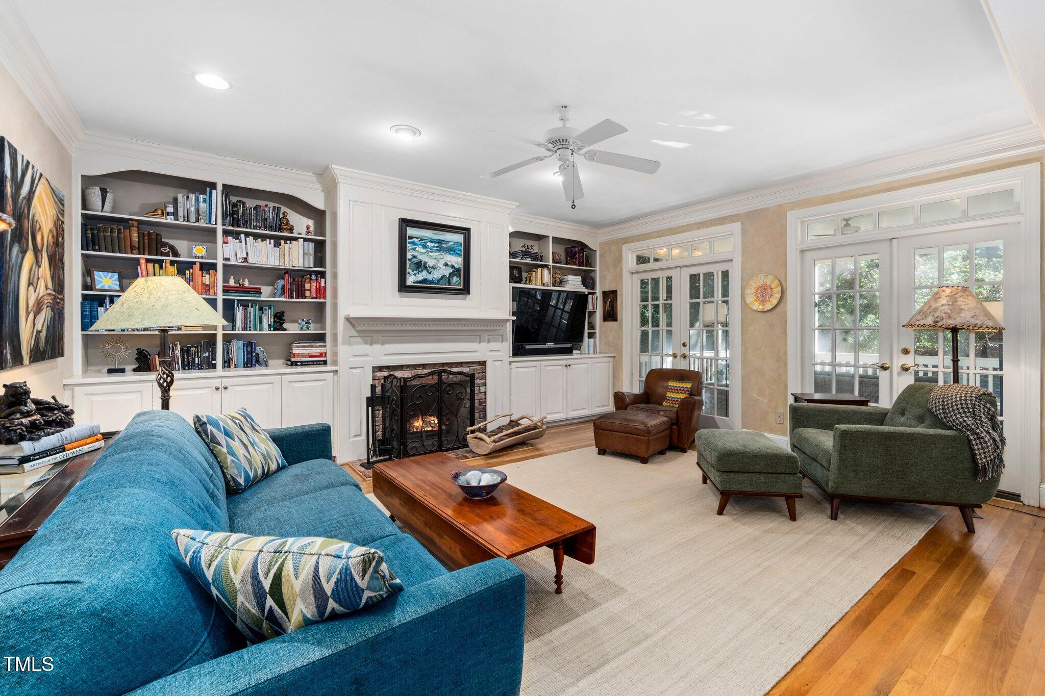 1408 Dogwood Lane Raleigh, NC 27607 - Photo 21 of 48 Family Room