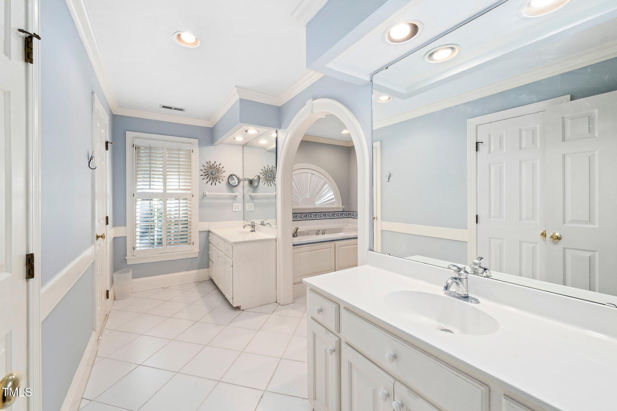 1408 Dogwood Lane Raleigh, NC 27607 - Photo 33 of 48 Primary Bath