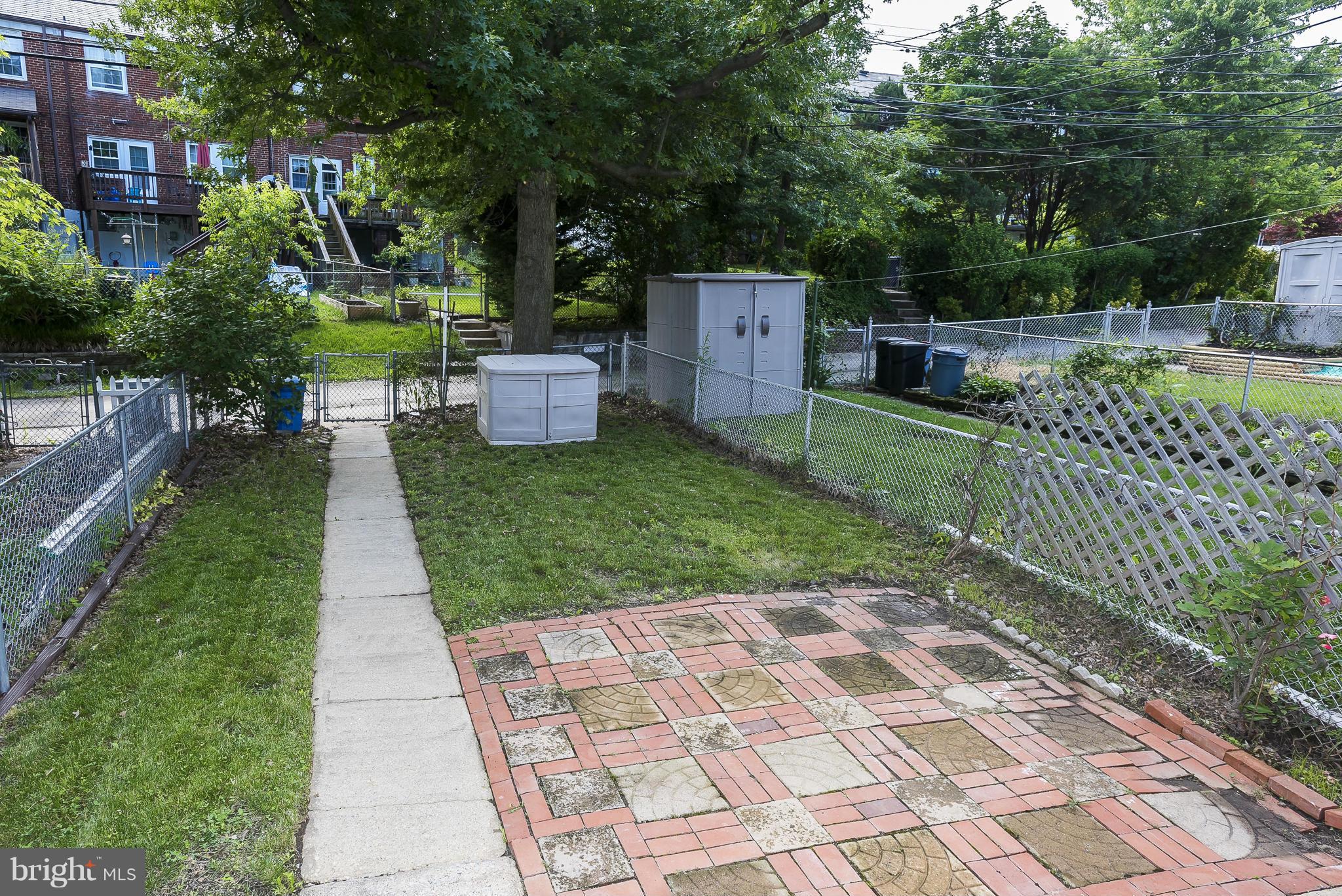 354 Greenlow Road Catonsville, MD 21228 - Photo 19 of 20 a garden view with a seating space