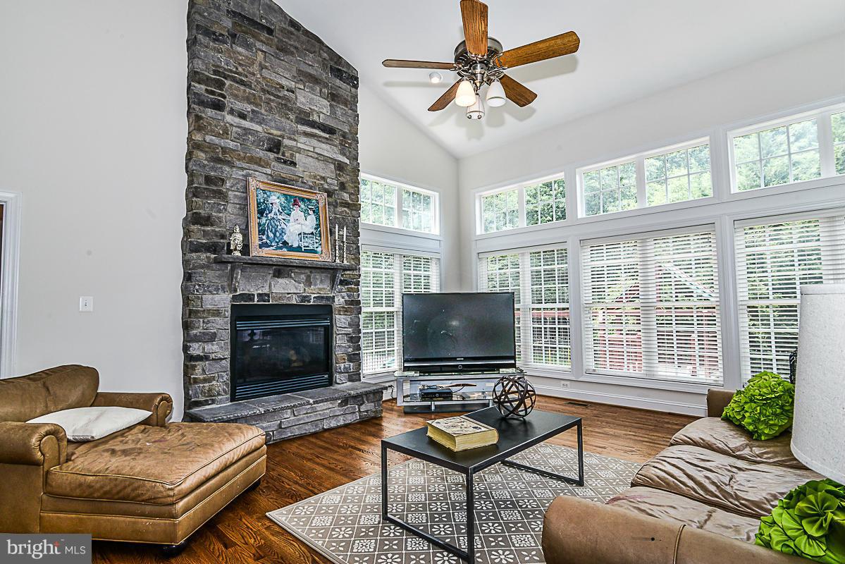 2016 Woodford Road Vienna, VA 22182 - Photo 12 of 28 Family Room