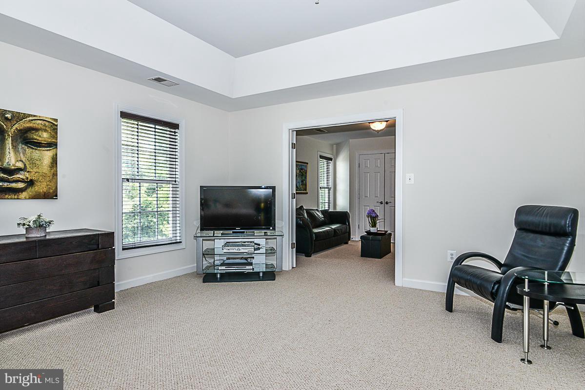 2016 Woodford Road Vienna, VA 22182 - Photo 16 of 28 Bedroom (Master)