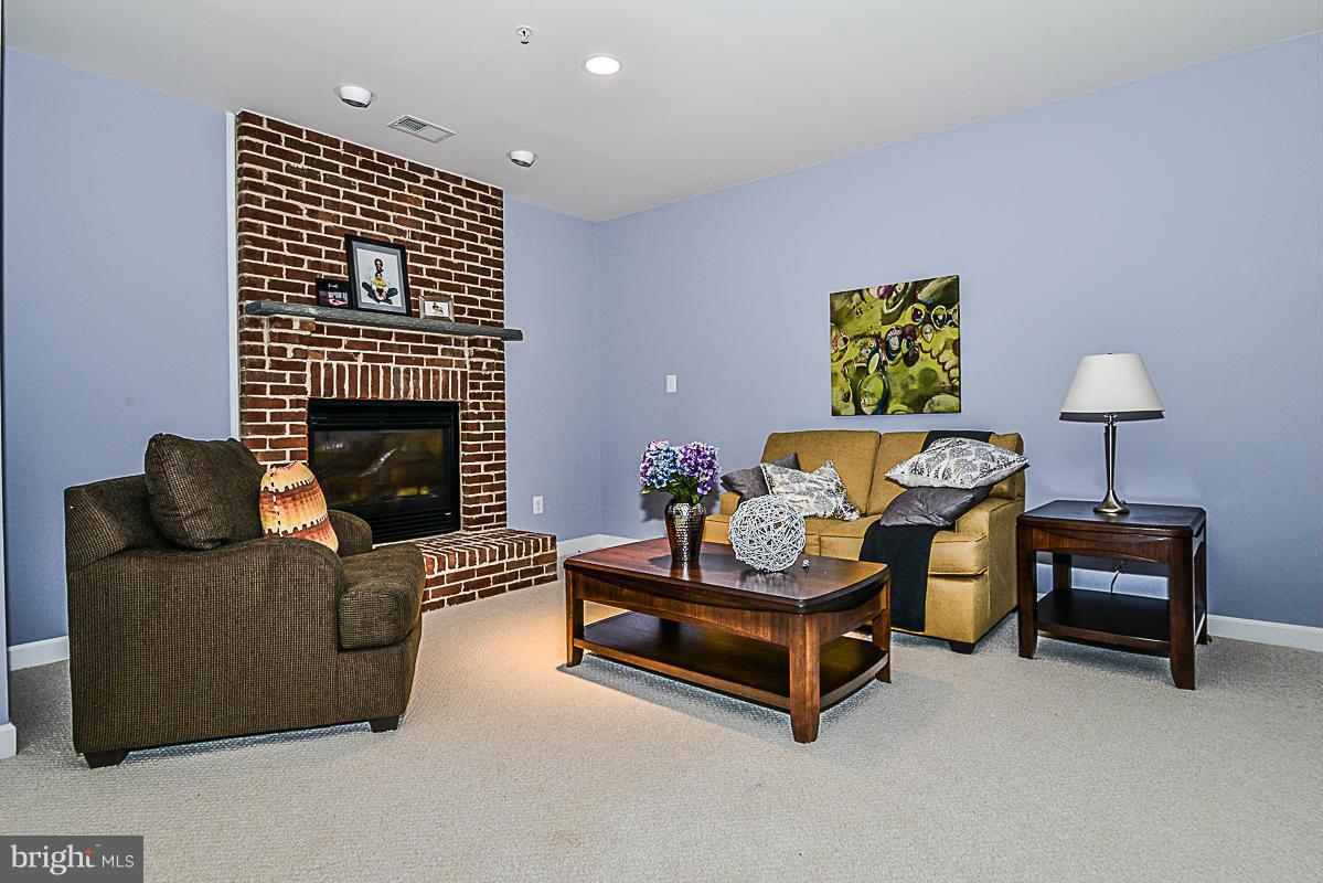 2016 Woodford Road Vienna, VA 22182 - Photo 20 of 28 Interior (General)