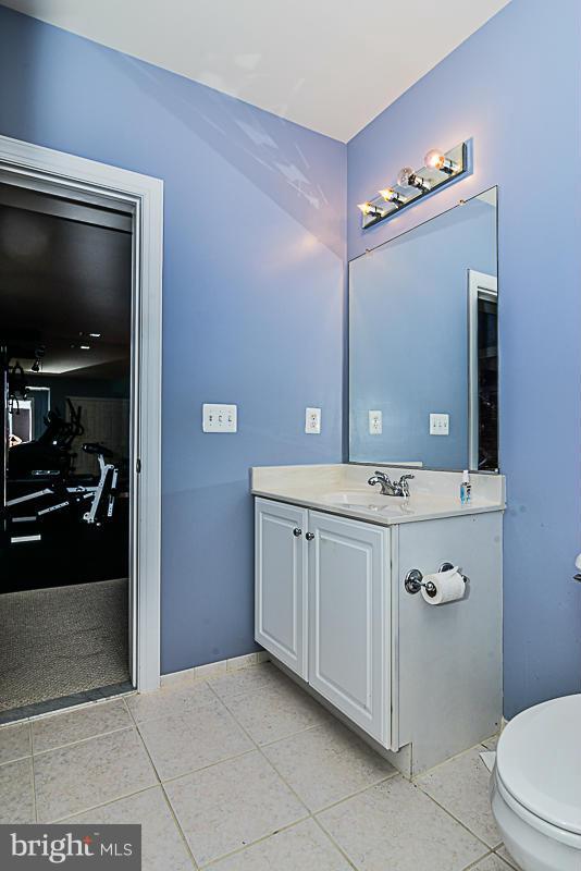 2016 Woodford Road Vienna, VA 22182 - Photo 25 of 28 Bath