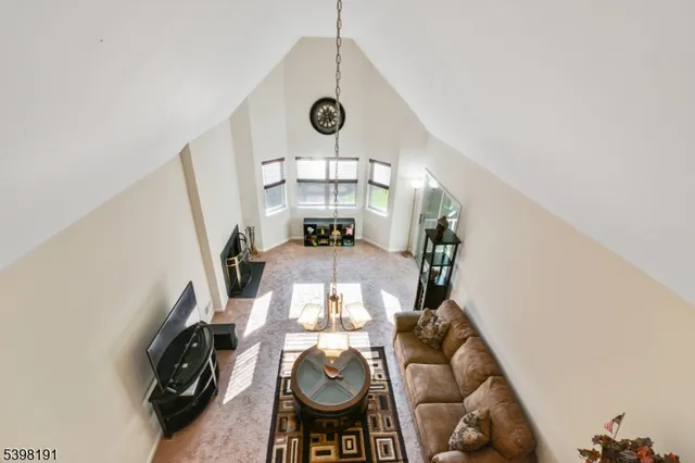 $2,850 | 28 Kensington Drive, Piscataway, NJ 08854