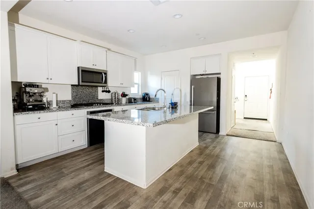 $470,000 | 10760 Morgan Court, Hesperia, CA 92345