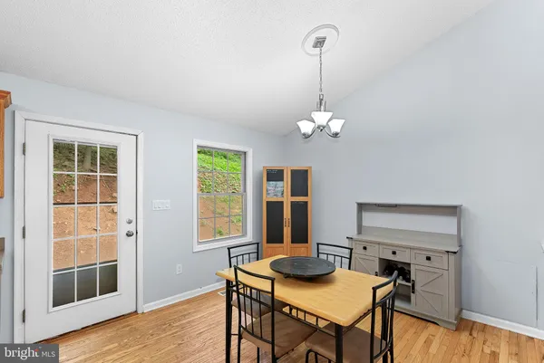 $375,000 | 806 Windy Way, Front Royal, VA 22630