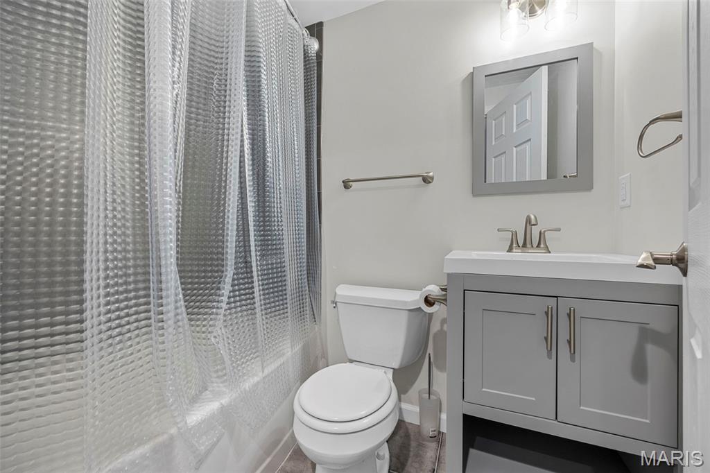 1222 Meramec Heights Drive Ballwin, MO 63021 - Photo 15 of 25