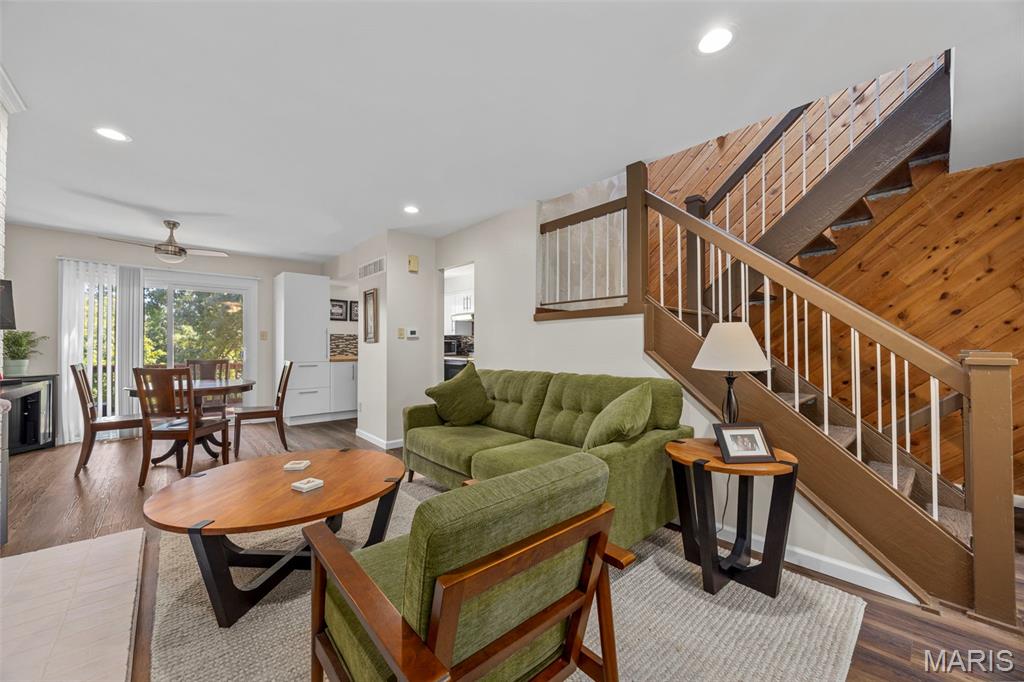 1222 Meramec Heights Drive Ballwin, MO 63021 - Photo 5 of 25