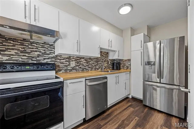 $245,000 | 1222 Meramec Heights Drive, Ballwin, MO 63021