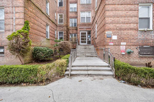 $399,000 | 2552 East 7th Street, Unit 2J | Sheepshead Bay