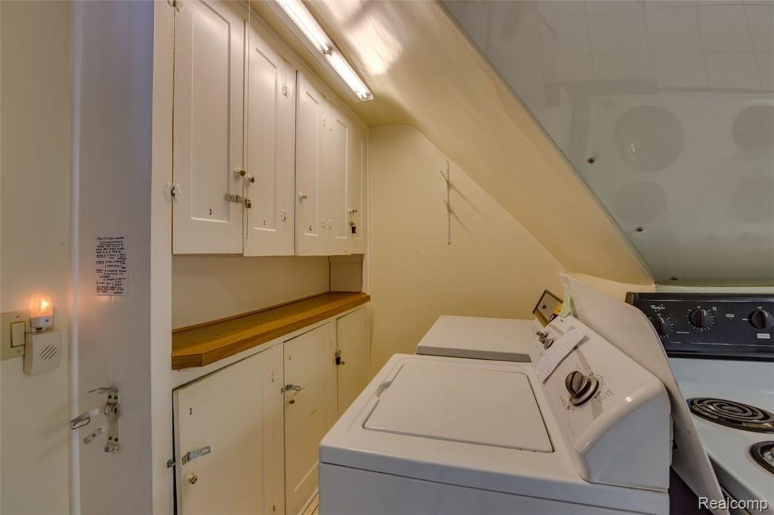 1622 Crooks Road Royal Oak, MI 48067 - Photo 29 of 47 Laundry Room