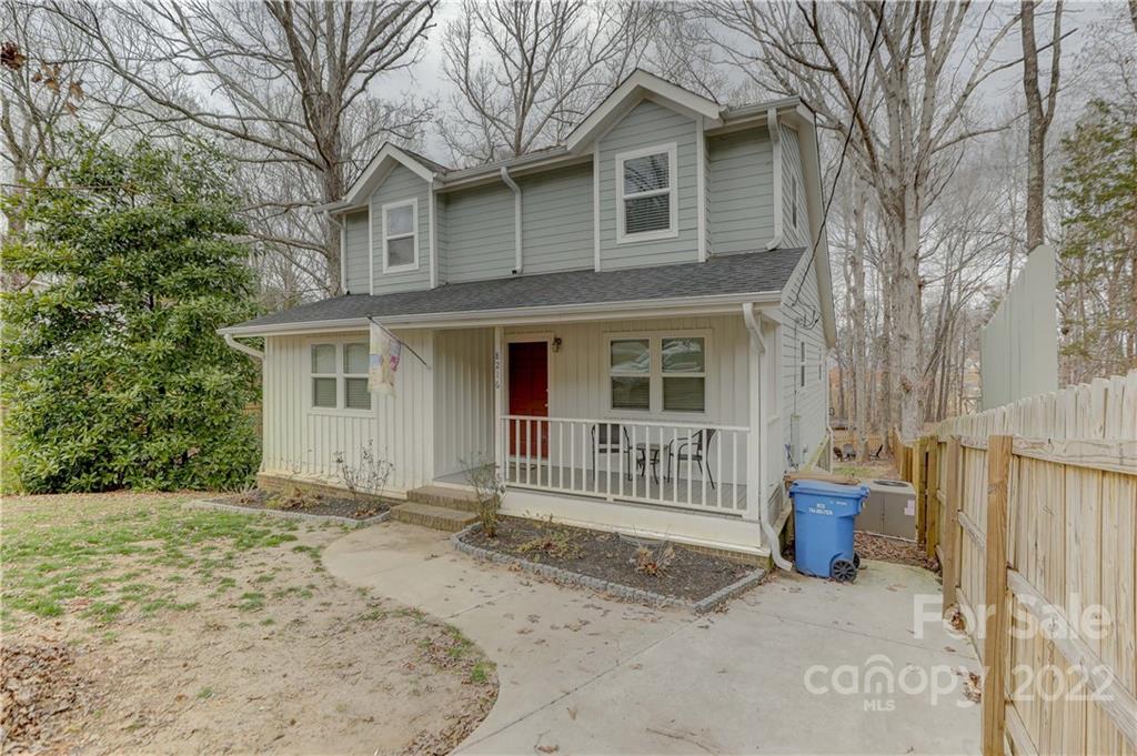 8216 Pine Oak Road Waxhaw, NC 28173 - Photo 2 of 39 front view of a house with a yard