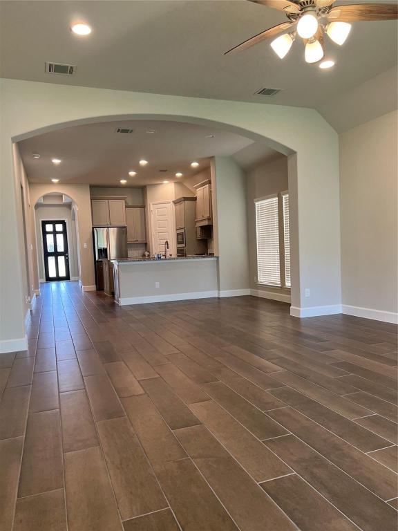 15707 Autumn Sun Conroe, TX 77302 - Photo 5 of 15 a view of a livingroom with a furniture