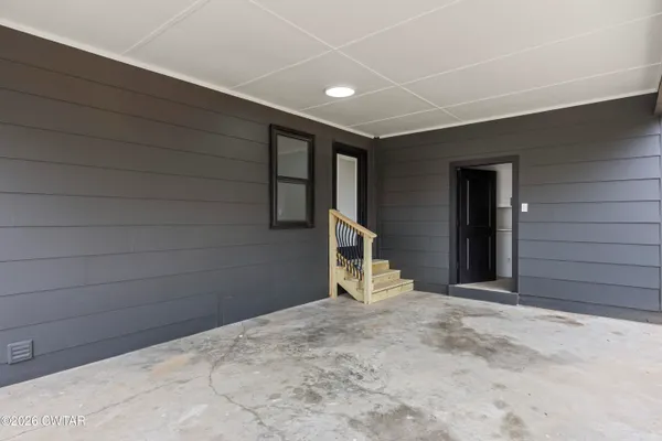 $389,000 | 262 West University Parkway, Jackson, TN 38305