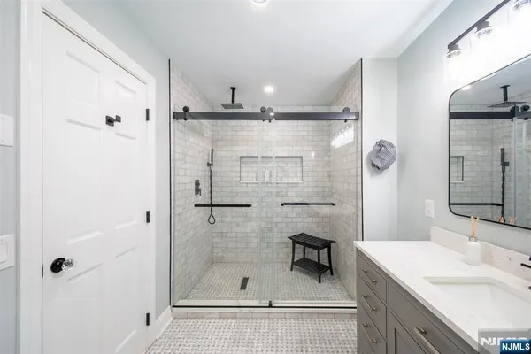 $1,075,000 | 111 Lakeview Drive, Old Tappan, NJ 07675