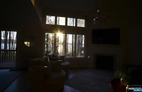 $1,075,000 | 111 Lakeview Drive, Old Tappan, NJ 07675