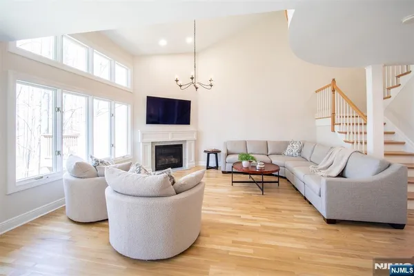 $1,075,000 | 111 Lakeview Drive, Old Tappan, NJ 07675