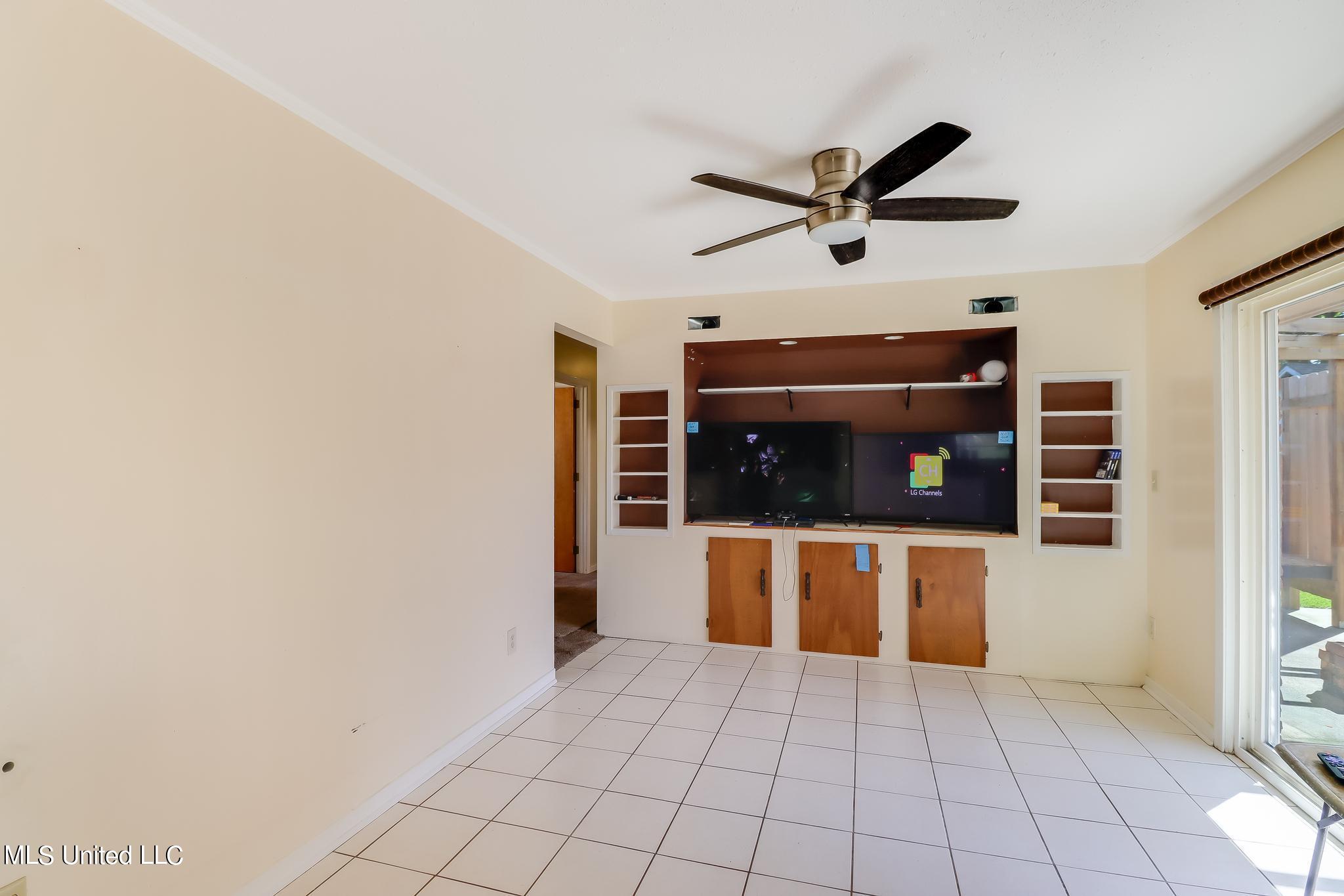 2214 Old Popp's Ferry Road Biloxi, MS 39532 - Photo 6 of 23 IMG_2791