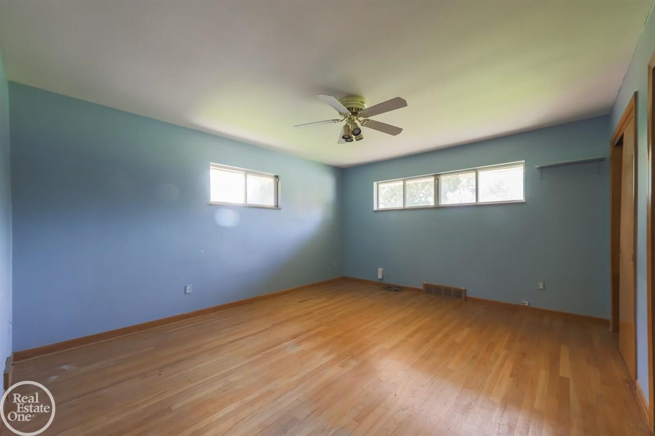 324 Moross Road Grosse Pointe, MI 48236 - Photo 20 of 47 50026288-19.JPG