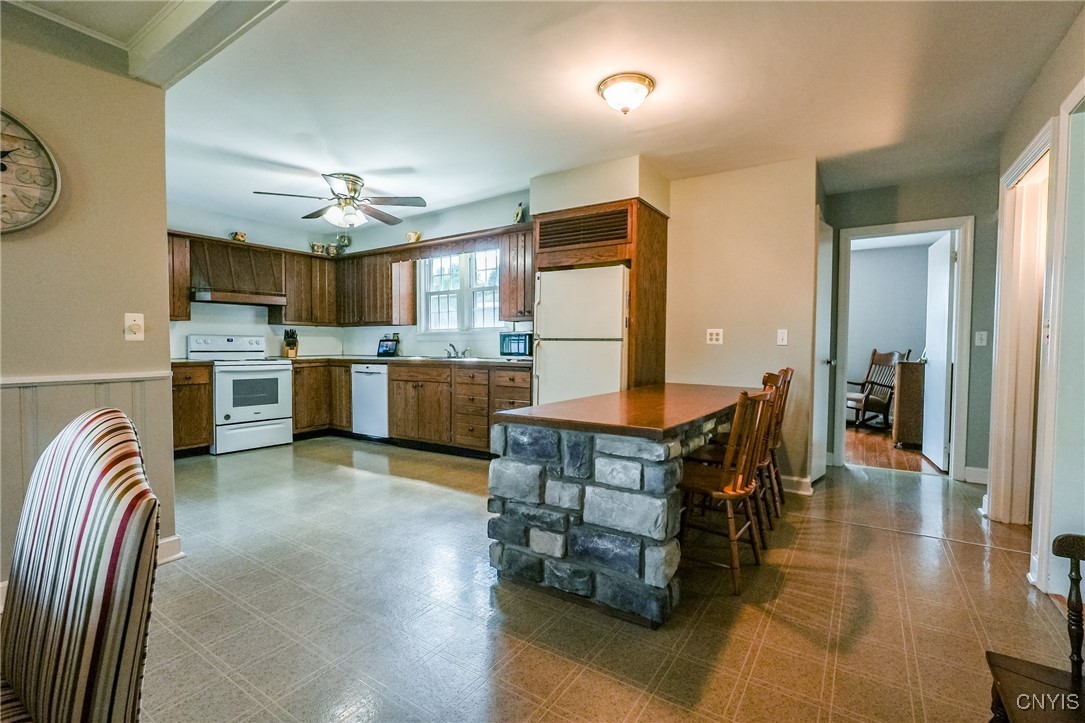 1614 North Madison Street Rome, NY 13440 - Photo 11 of 28