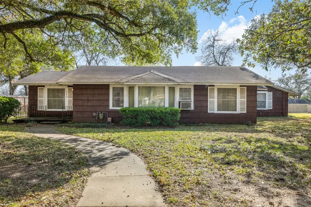 $250,000 | 323 Harbert Street, Columbus, TX 78934