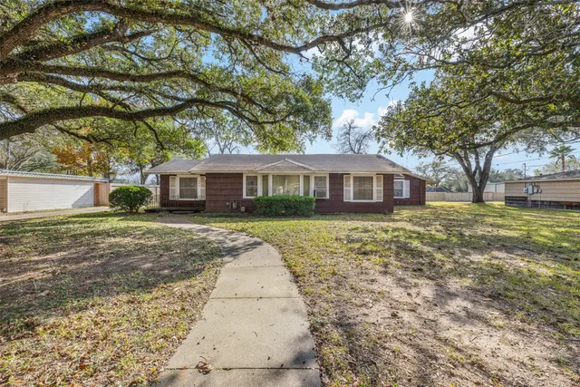 $250,000 | 323 Harbert Street, Columbus, TX 78934